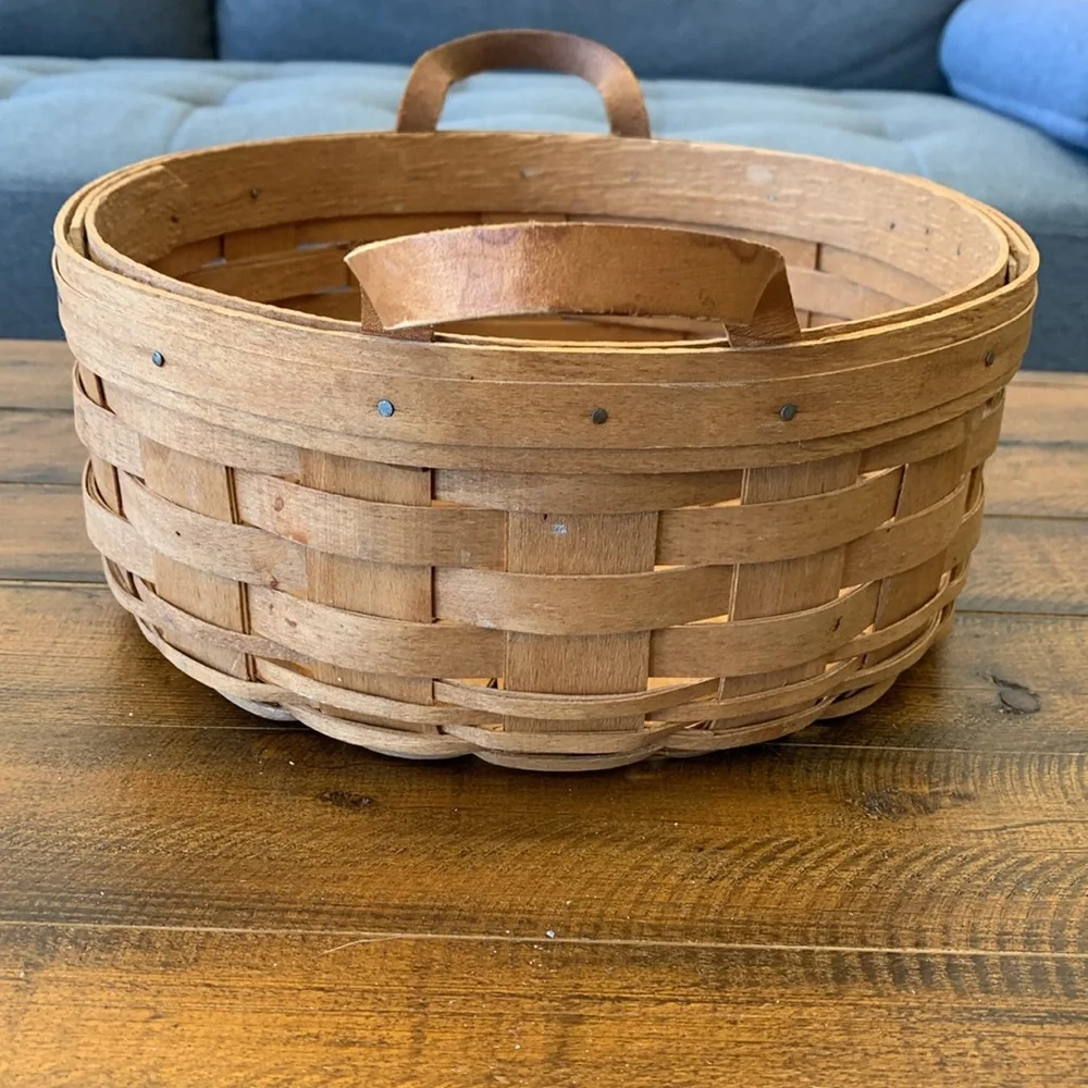Longaberger 1992 Darning Basket with a Mother's Day Floral Liner.